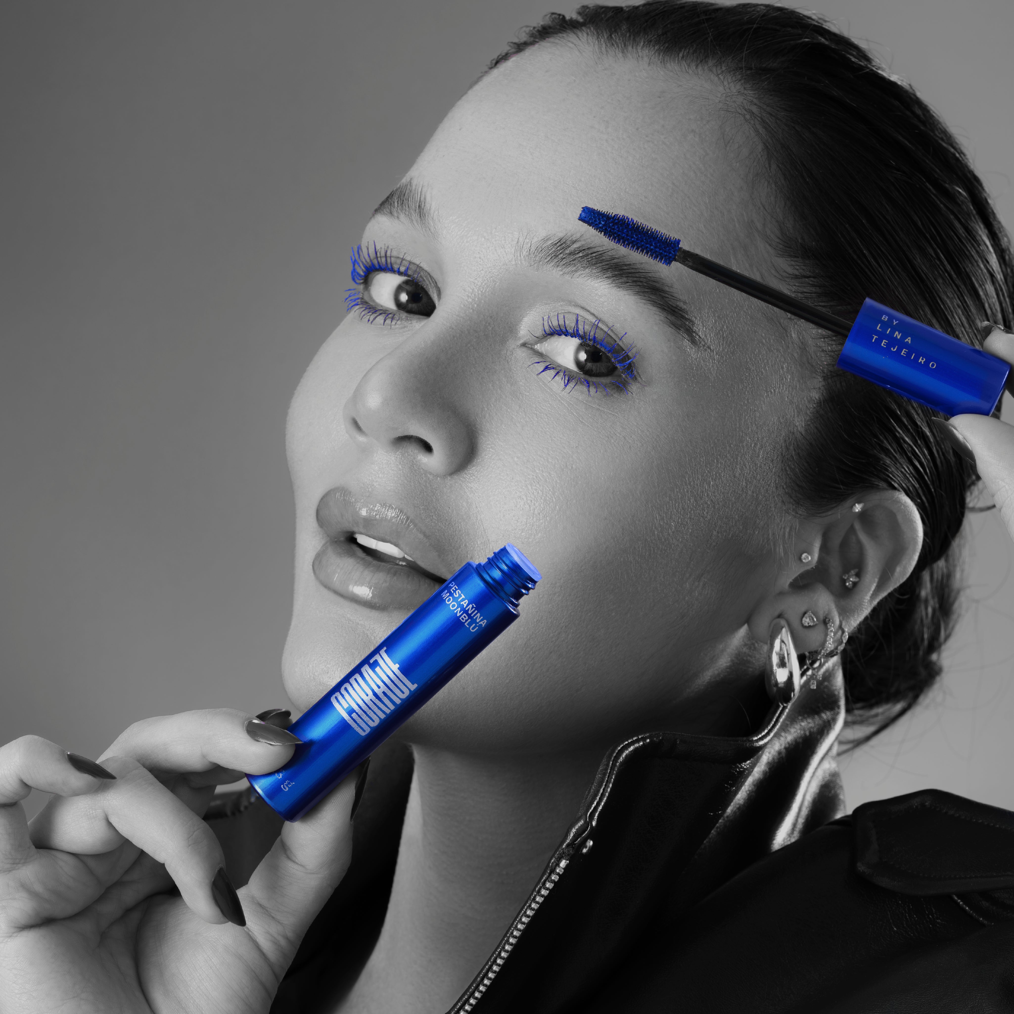ECOMMOONBLU-10_ab6f408f-b911-494b-91c8-497d7b2d355a.webp